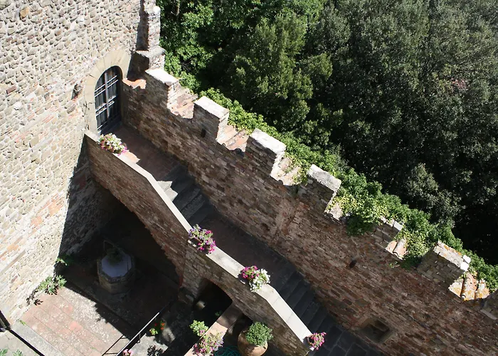 Otel Castello Di 3*